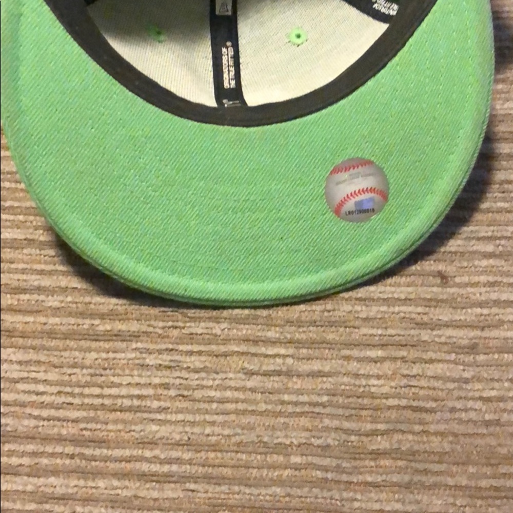 Hat - Picture 5 of 7